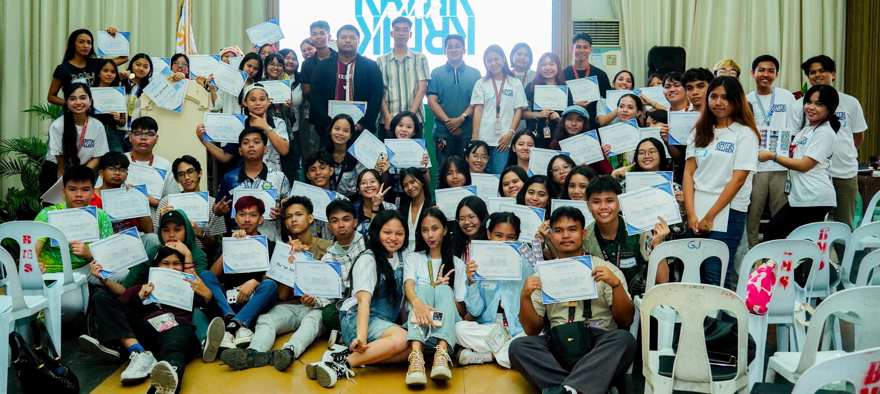 MGA BATANG LITRATISTA, SUMABAK SA “KRITIK-PITIK” PHOTOWALK